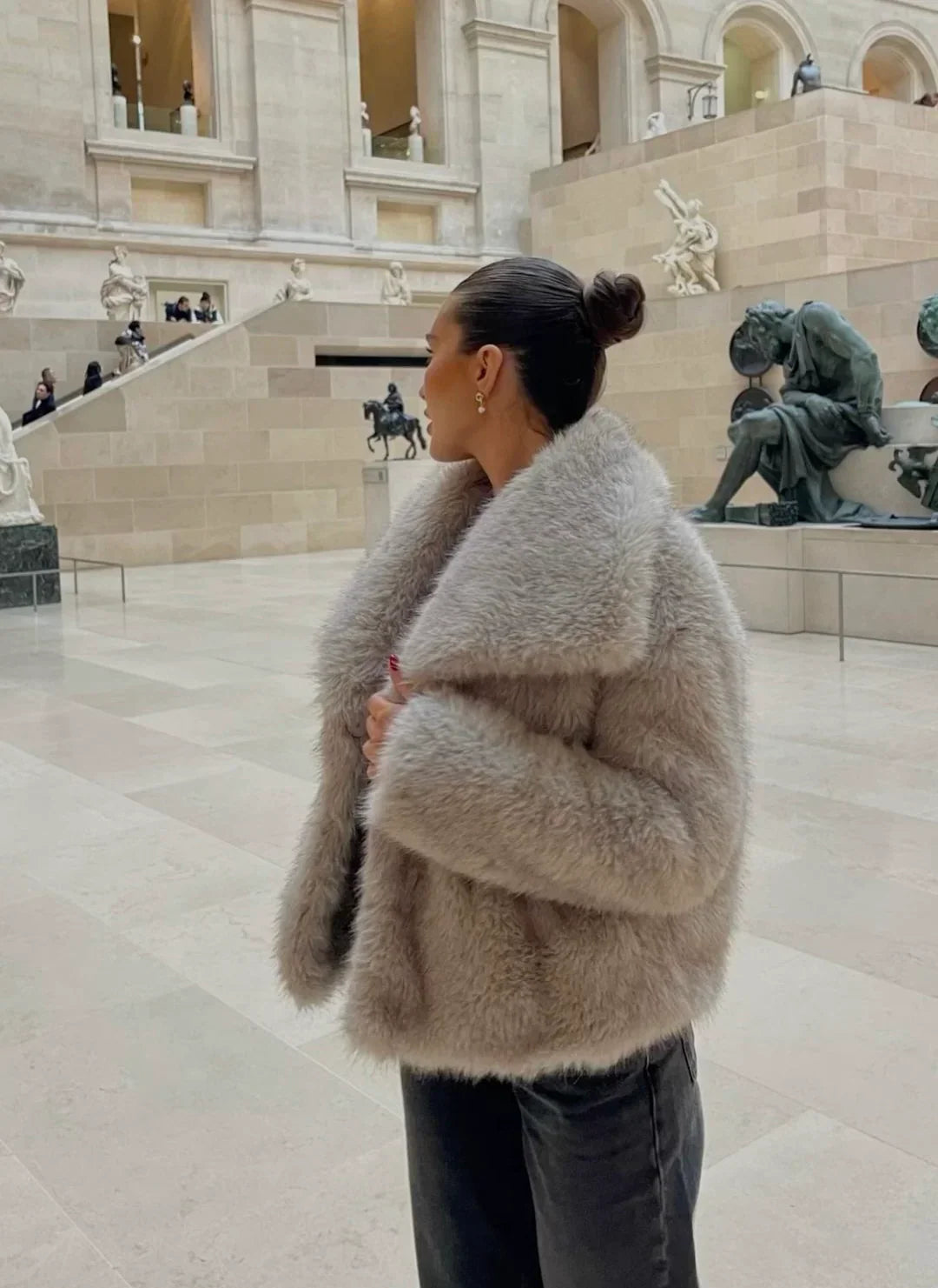 Arrah - Luxury fur coat with oversized collar