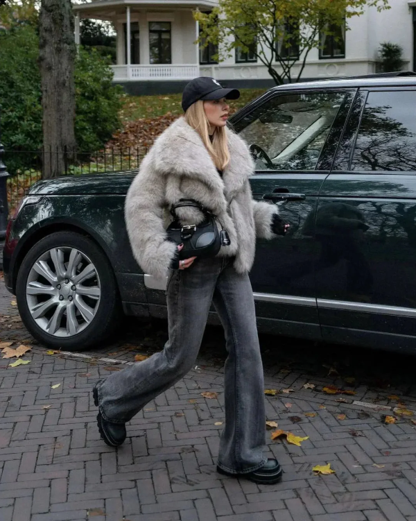 Arrah - Luxury fur coat with oversized collar